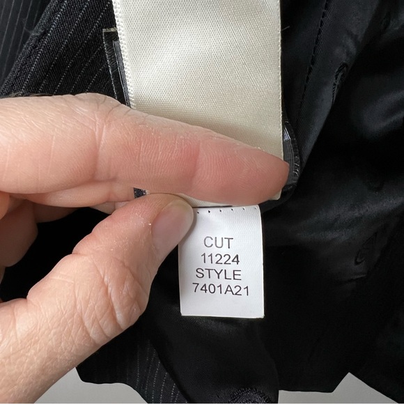 Max Studio Women Black Wool Pinstripe Blazer Jacket, Size 4 - Picture 14 of 17